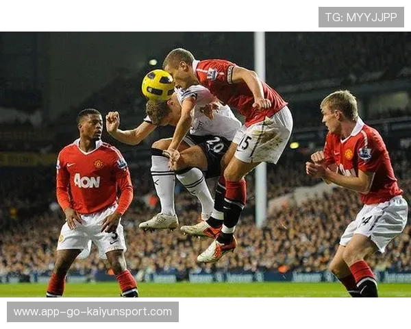 足坛名宿点评：谁是当今英超最佳中场？，英超最佳中卫